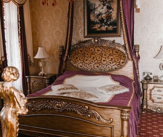 جناح, Deluxe Hotel Kupava