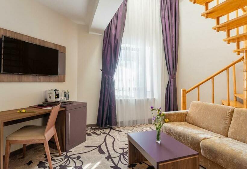 سوییت جونیور لوکس, Miruna   New Belvedere