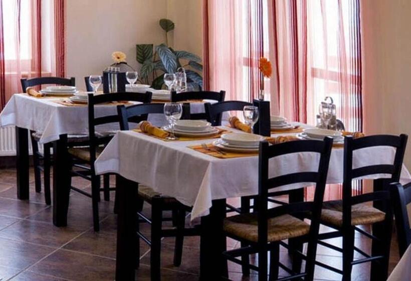 اتاق استاندارد سه نفره, Pension Panorama