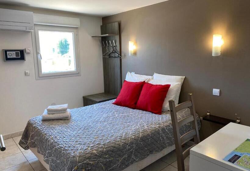 Классический Номер, Logis Hôtel La Chaumière