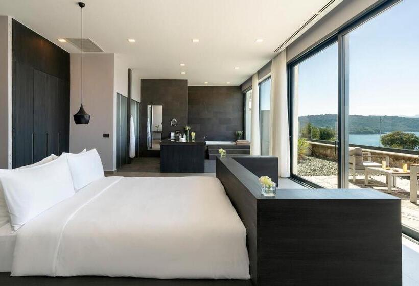 带大床的小型套房, Le Méridien Bodrum Beach Resort