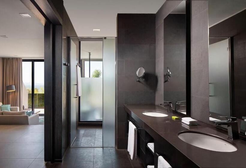 キングサイズベッドのスイートルーム, Le Méridien Bodrum Beach Resort