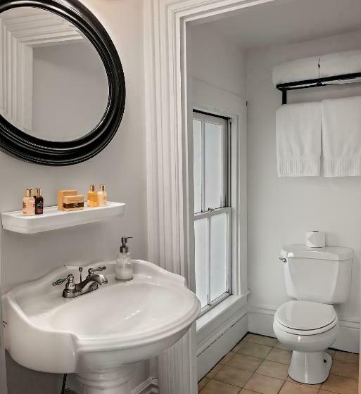 Номер Deluxe Кровать Кинг, The Waterford Inn