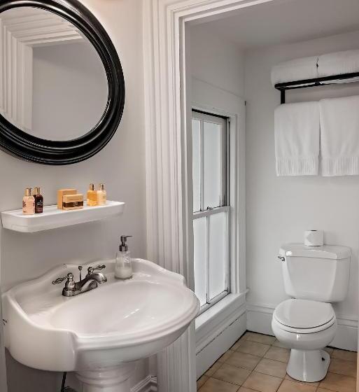 Полулюкс Повышенной Комфортности, The Waterford Inn