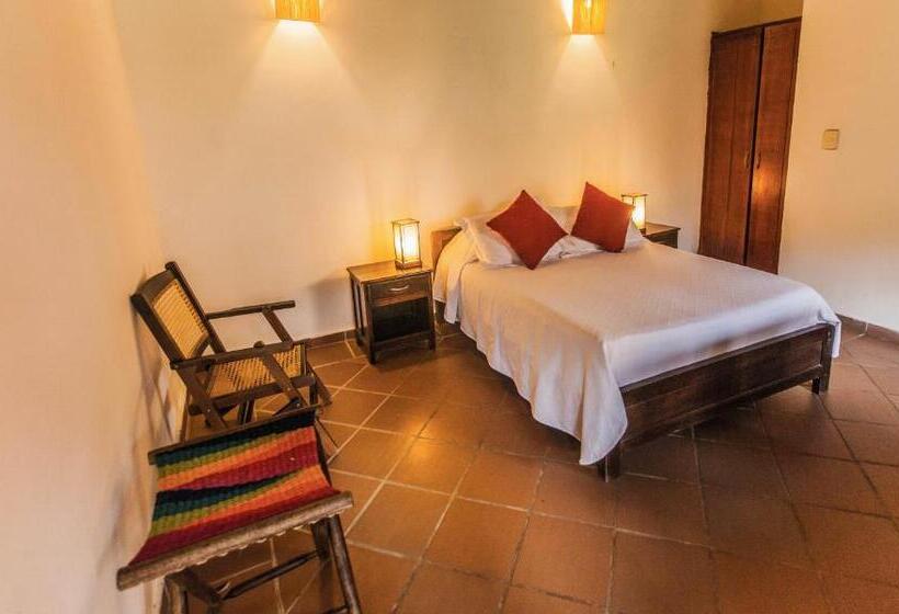غرفة قياسية مطلّة علي الحديقة, La Casa Amarilla