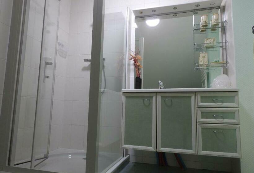 Трехместный Номер Стандарт Вид на Сад, Chambres D Hôtes La Quèrière