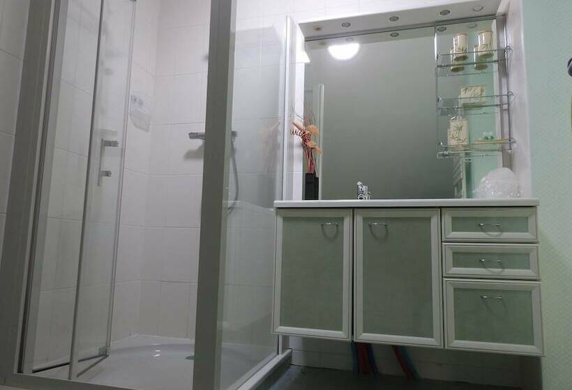 Трехместный Номер Комфорт, Chambres D Hôtes La Quèrière