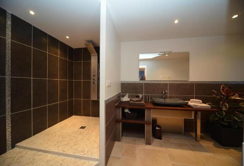 Standard room with outdoor bath, Domaine De La Garde