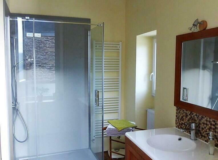 Номер Стандарт, Chambres De Condate