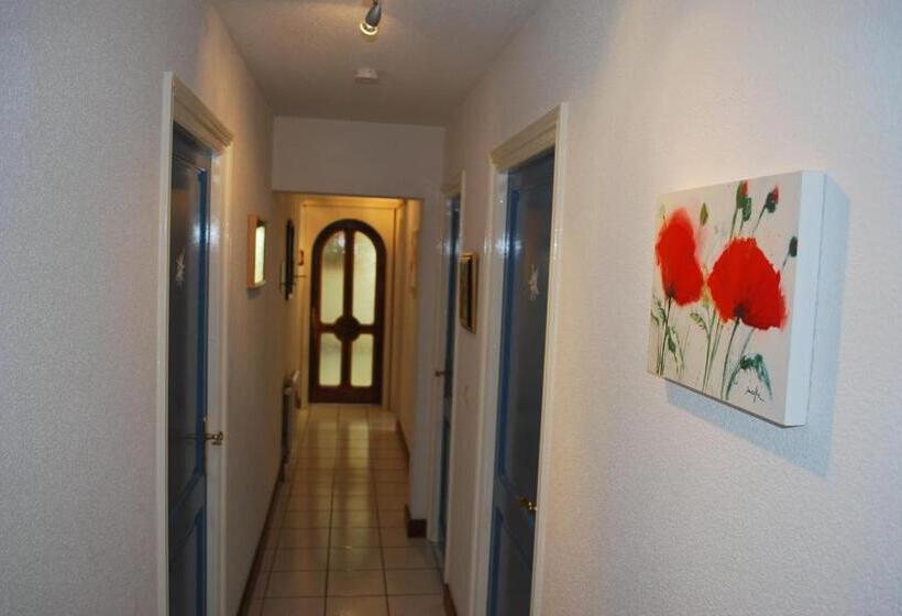 آپارتمان 1 خوابه با تراس, Chambres D'hôtes Les Vignes
