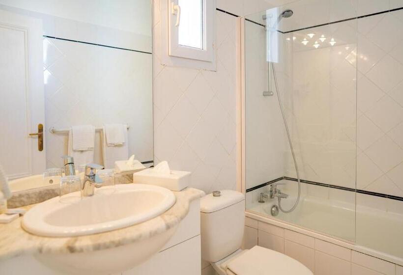 Номер Комфорт, Hôtel De Margaux