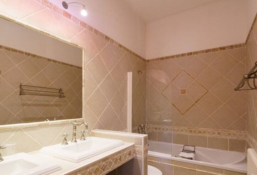 Номер Стандарт, Hôtel De Margaux