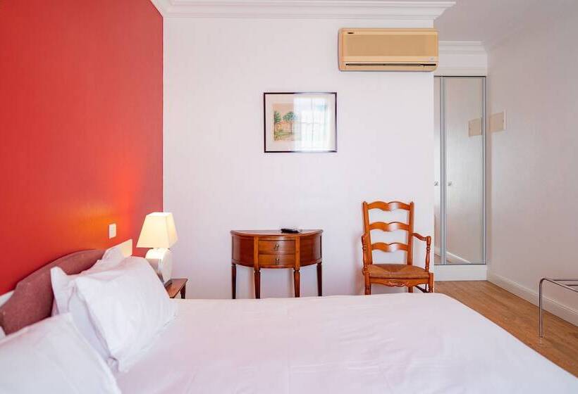 Номер Комфорт, Hôtel De Margaux