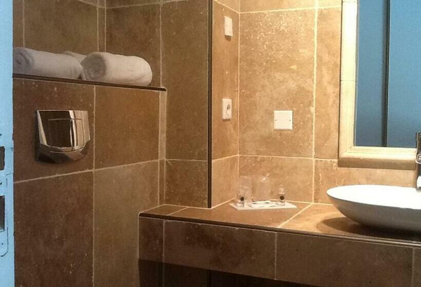 Номер Комфорт, Hôtel Les Deux Lions
