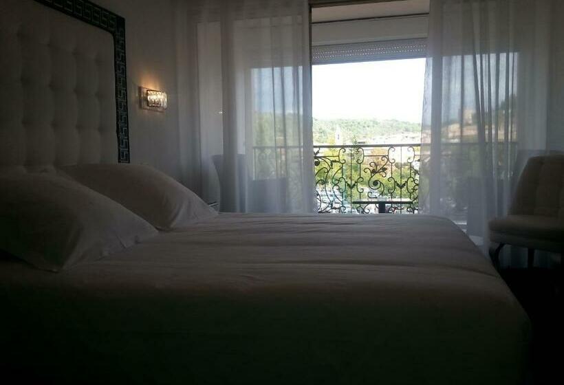 Номер Комфорт, Hôtel Les Deux Lions
