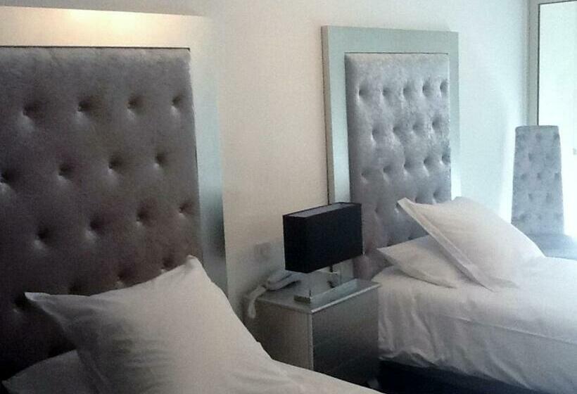 Номер Комфорт, Hôtel Les Deux Lions