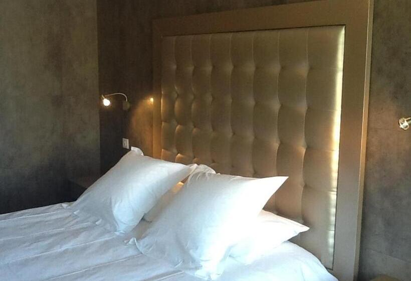 Номер Стандарт, Hôtel Les Deux Lions