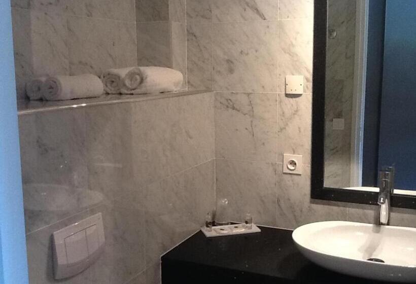 Quarto Estandar com Vistas, Hôtel Les Deux Lions
