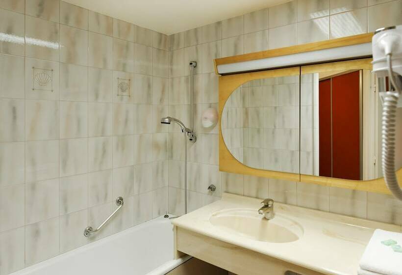 Номер Комфорт, Hôtel Urbain V