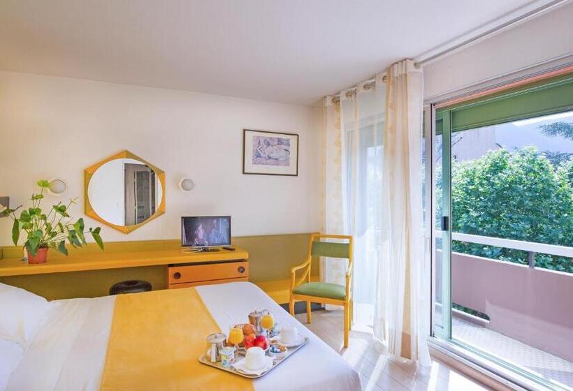 Номер Комфорт, Hôtel Urbain V