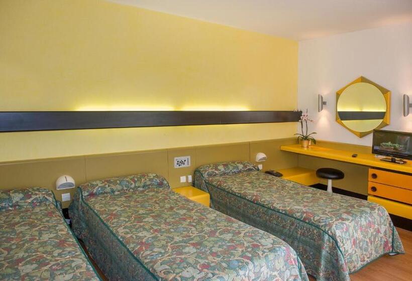Номер Стандарт Трехместный, Hôtel Urbain V