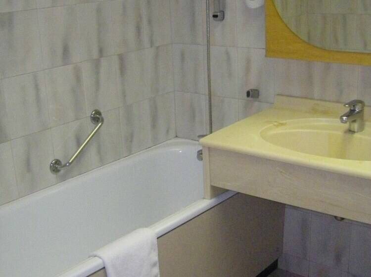 Номер Комфорт, Hôtel Urbain V