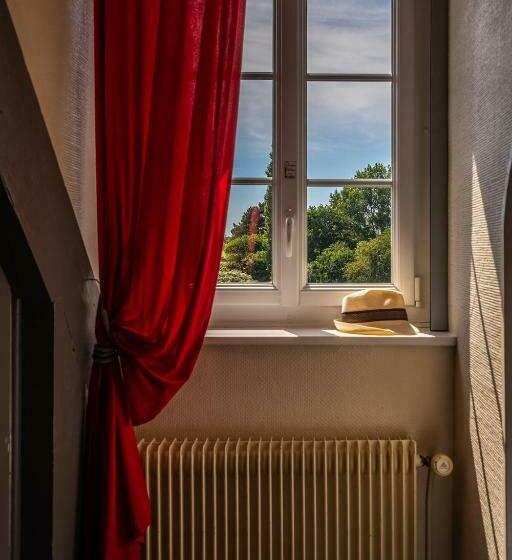 Номер Стандарт, Auberge De Kerveoc H