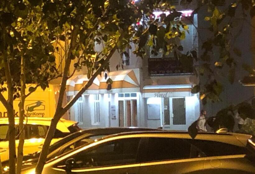 اتاق اکونومی, Hôtel Le Faisan