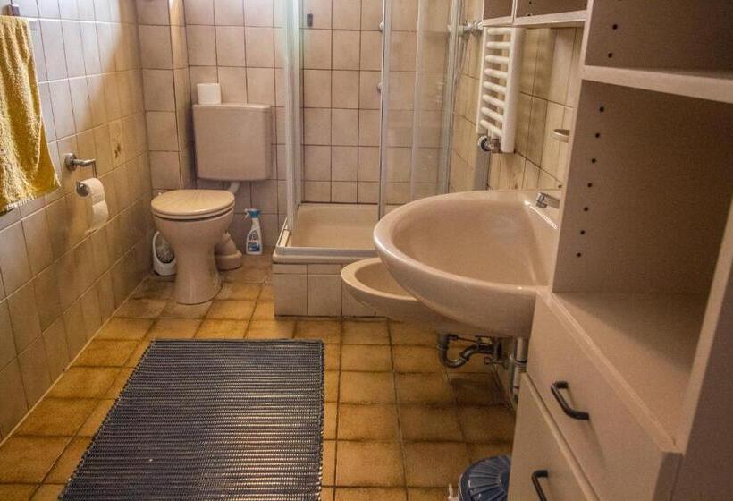 Quarto Quadruplo Estandar Banheiro Compartilhado, Bkarlsruhe.de