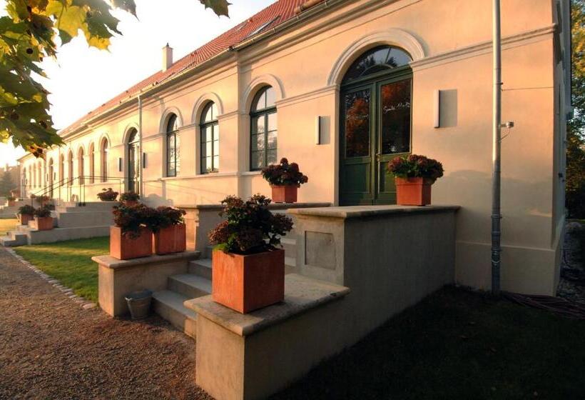 Номер Стандарт, Kavaliershaus Schloß Blücher Am Finckenersee