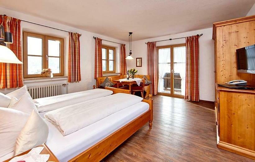 Номер Стандарт с Балконом, Landhaus Sonnenbichl Mittenwald