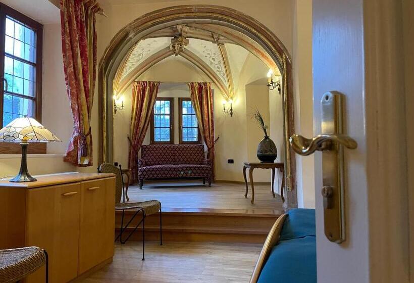 Номер Стандарт, Schloss Zell