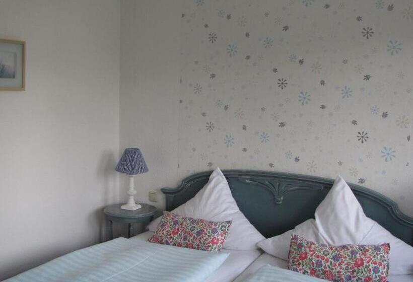 Quarto Triplo Estandar, Willert
