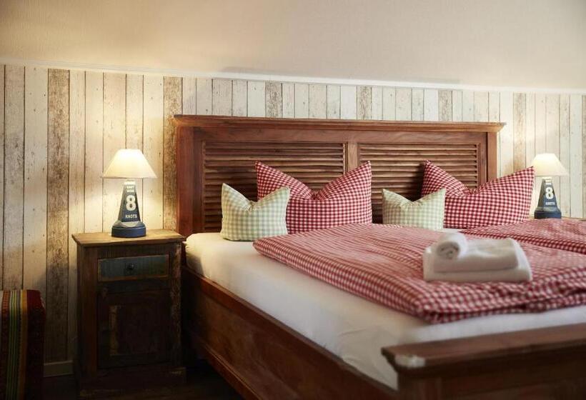 Полулюкс, Bernstein Hotel Bootshaus