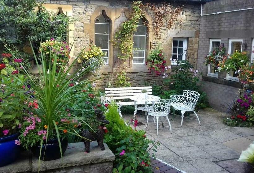 اتاق استاندارد, Ludlow Mascall Centre