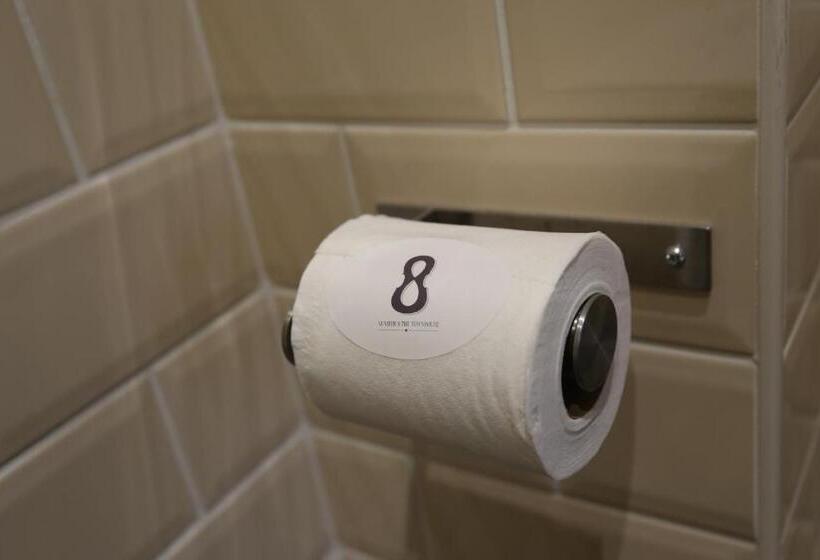 스탠다드 싱글 룸, Number 8 The Townhouse