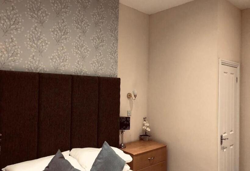 Классический Номер Вид на Море, Membly Hall