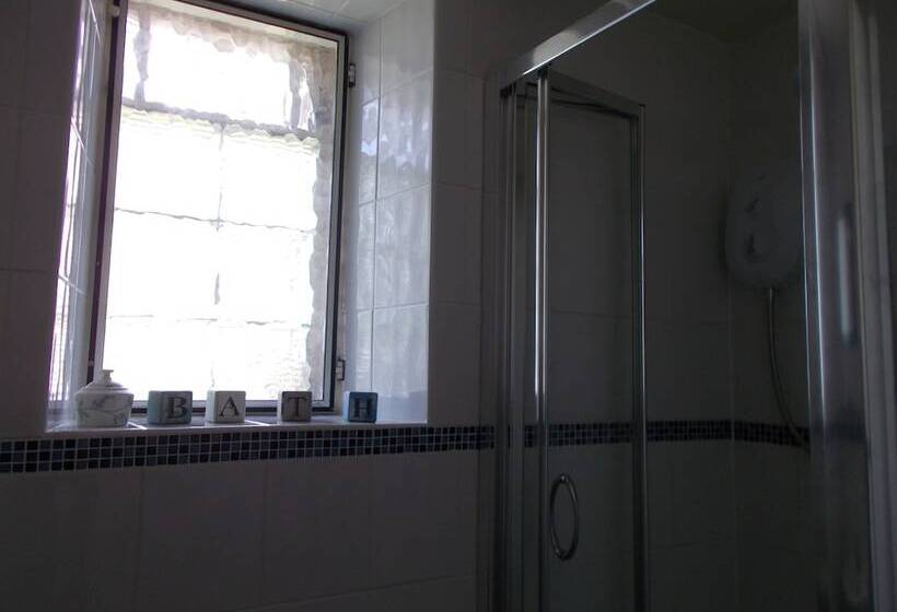 חדר סטנדרט, The White Lion