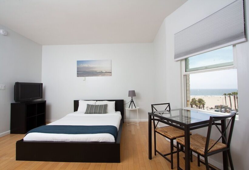 Economy Studio, Air Venice On The Beach
