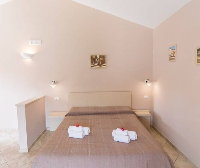 חדר סטנדרט לשלושה, Residenza Borgo Italico
