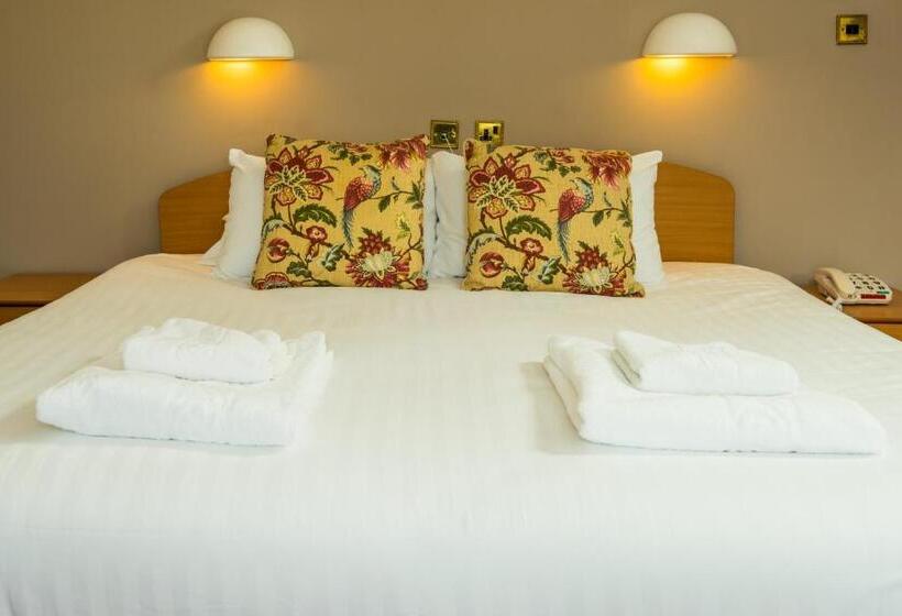 اتاق کلاب, Cliffden