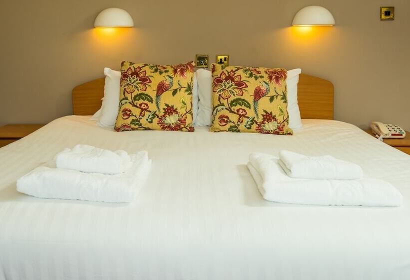 اتاق کلاب, Cliffden