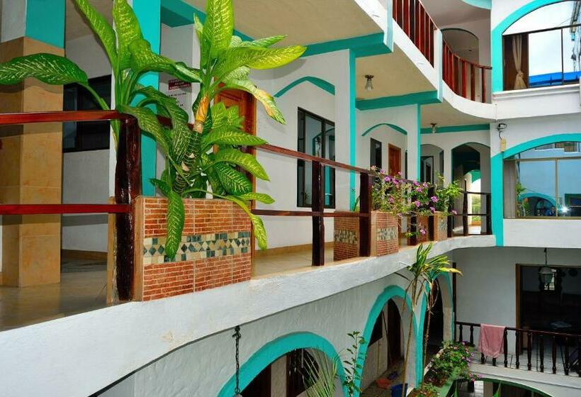 Трехместный Номер Superior, Hostal Sir Francis Drake