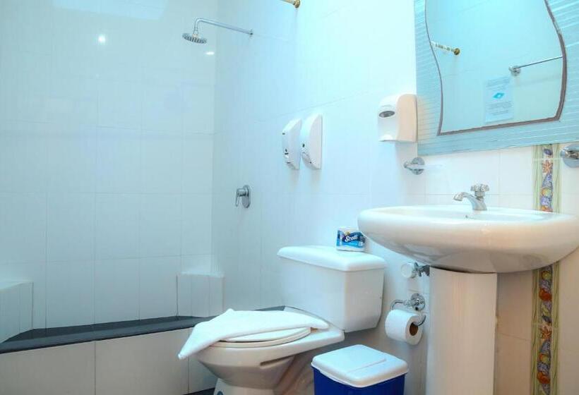 Номер Deluxe с Балконом, Hostal Sir Francis Drake