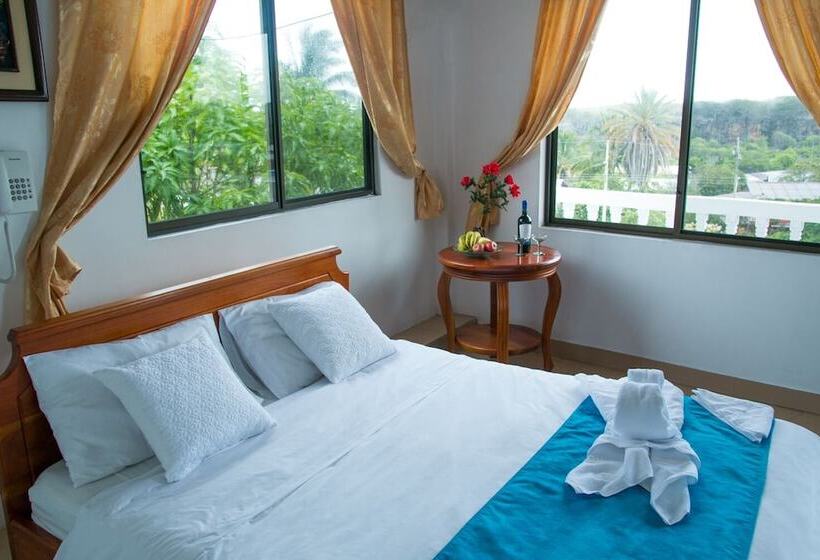 Номер Deluxe с Балконом, Hostal Sir Francis Drake