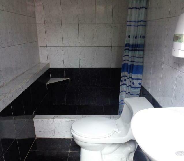 اتاق استاندارد با سرویس بهداشتی مشترک, Hostal Yumbo Imperial