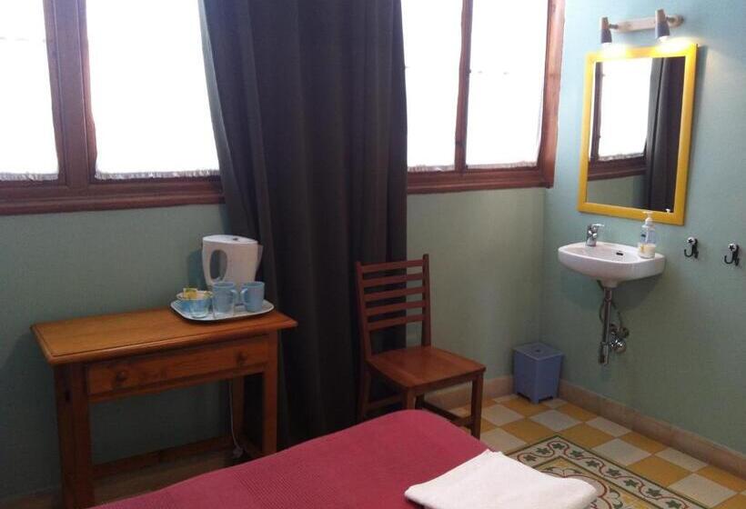 Quarto Estandar Banheiro Compartilhado, Pensión España