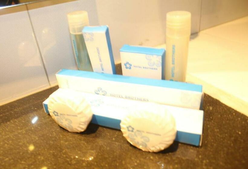Quarto Deluxe, Brothers Biru Solo Baru
