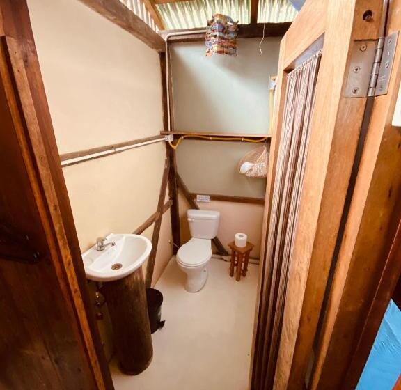 Семейное Бунгало, The Mudhouse Hostel Mompiche