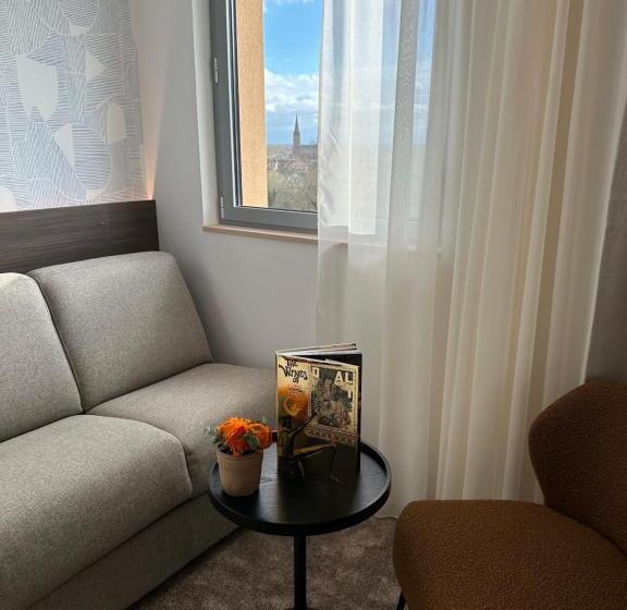 Номер Престиж, Dali Hôtel Montauban